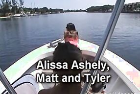 Pussy Loving Babes On A Boat
