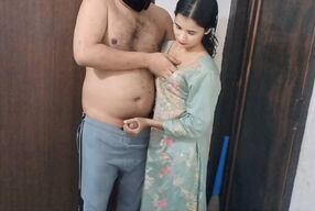 Malik ne apne noukar se land chusbaya