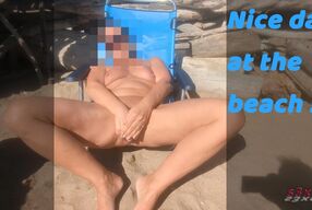 Beach in Cap d'Agde - She dildos her pussy in front of strangers - Exhibition