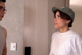 Delivery girls who suck your dick are rated 5 stars for good service - Lian Grey & Jery Lee