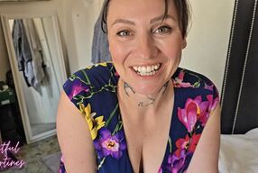 Stepsister teased me in to getting hard for her at the family get together