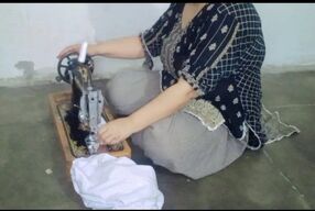 Machine sy kaprye sainy wali aunty ki gand or phudi le