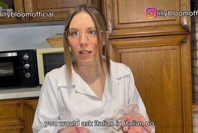 La porca della prof da ripetizioni di inglese al giovane studente arrapato