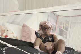 Big toy penetration makes her CREAM