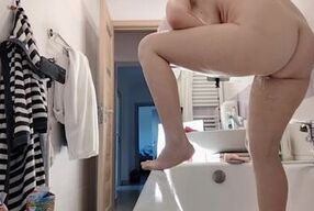 Sexy wife shaves her pussy hair.