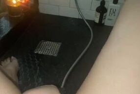 استمناء مراهقة في الحمام وشموع رومانسية وأنين أنثى - فتاة سعودية شابة مثيرة وجميلة - تحفيز بالماء