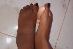 Fetish Footjob Dildo Masturation by Amateur Teen කකුල් ලෙවකාලා මගේ කිම්බට ගහන්න