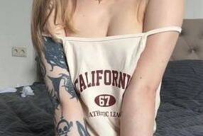 An appetizing cheerleader adores California and gets turned on