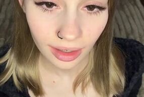 Little slutty with her ahegao and deep throat