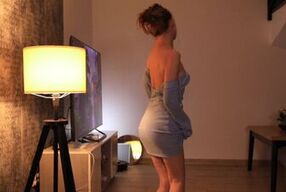 Petite A Beautiful Stranger with Big Breasts Striptease Dancing