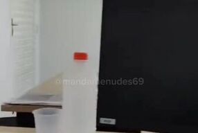 Batendo uma no escritório