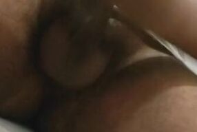 moreno gozando no banheiro