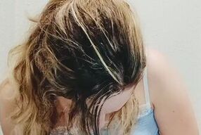 Playing with my new flower toy ????????