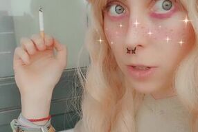 Mommys erbärmlicher Aschenbecher ????