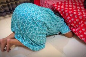 Hairy Pussy Hot Muslim Maid Stuck Under Bed & Show her Dirty big ass Then I masturbate watching This