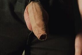 Leker lite med kuken