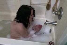 Happy National Horny Day - I masturbated in the Bath