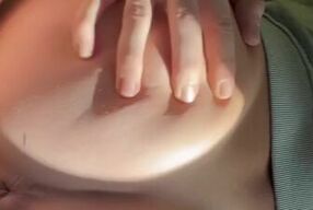 Petite salope qui ce fait sauter dans et sur la Merco