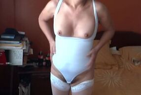 Stepmother asks me to cum on her tits in full orgasm, she loves cumshots