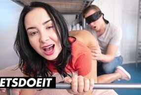 Bored Babe Freya Dee Hostel Holiday Sex with Lover - HORNY HOSTEL
