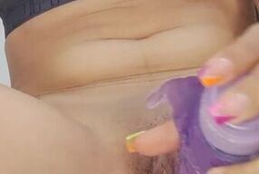 cachonda se masturba y tiene intenso Orgasmo