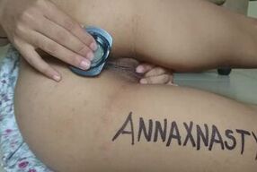 Sexy Asian Masturbate her Pussy CLOSEUP
