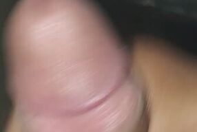 Hombre cachondo en hotel enorme polla pajeándose
