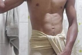 Cute jovencita obtiene cumshower después de ser follada DURO
