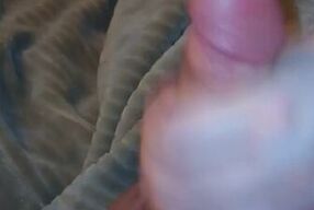 SEXY HANDJOB MADE HIM CUM IN 5 MINUTES