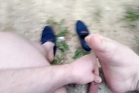 Артем дрочит ногами сам себе self suck autofellatio self footjob